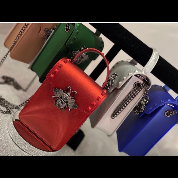 Bumble Bee Bags - Picture 11 of 13